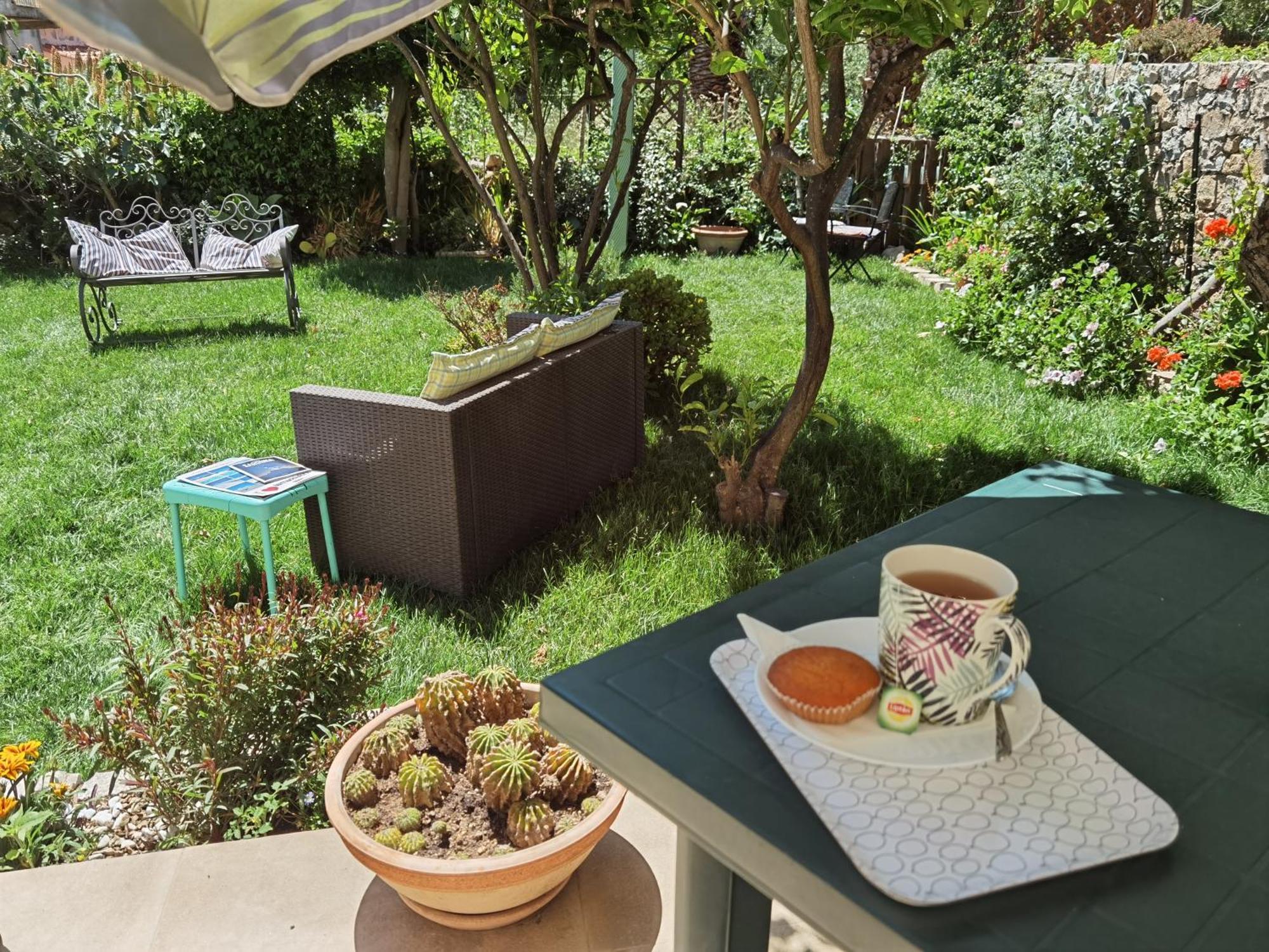 Il Giardino Di Tatiana Rooms & Breakfast La Maddalena  Pokoj fotografie